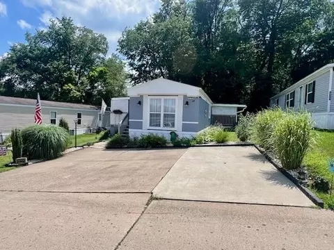 165 Laurie Ln, Washington, PA 15301