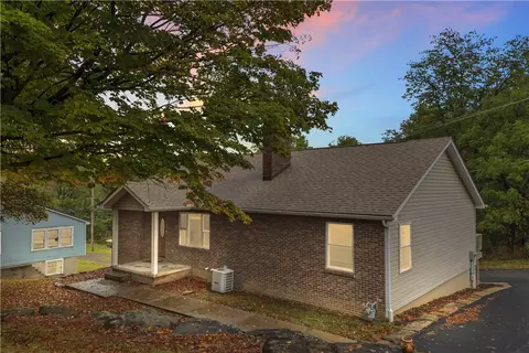 1225 Mercer Rd, Ellwood City, PA 16117