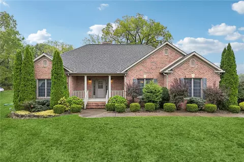 2210 Skyhill Rd, Edinburg, PA 16116