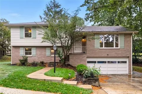 50 Robb Hollow Rd, Pittsburgh, PA 15243