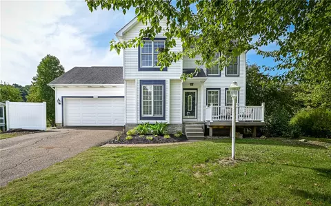 213 Lawrence Ct, Gibsonia, PA 15044