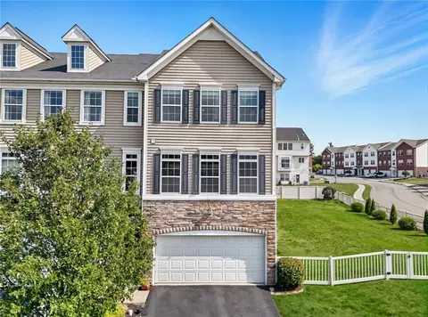 11 Truman Cir, Mckees Rocks, PA 15136