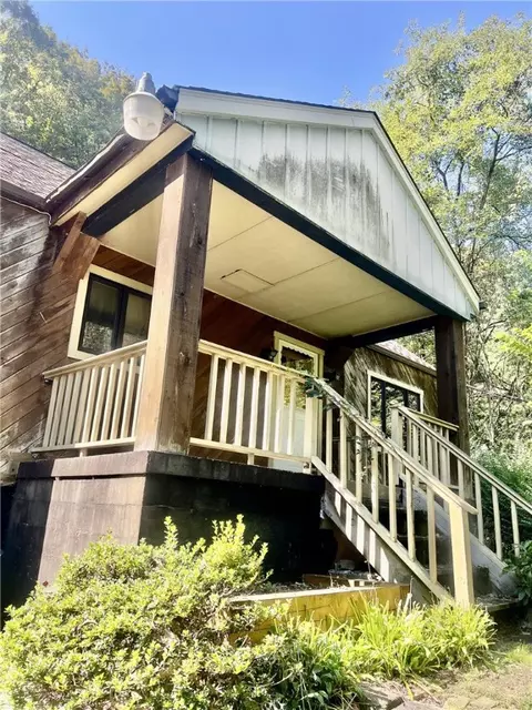 2045 Walton Rd, Finleyville, PA 15332