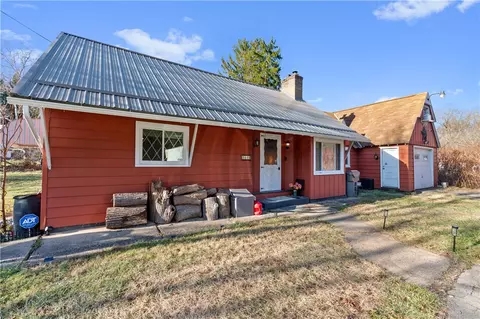 1641 Dime Rd, Vandergrift, PA 15690 photo 1