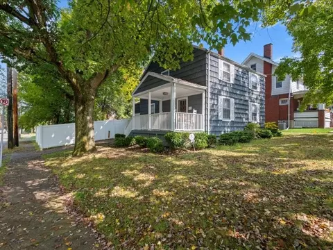 575 Thornton St, Sharon, PA 16146