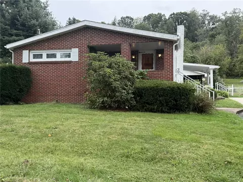 44 E Church St, Fairchance, PA 15436