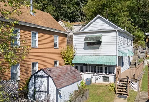 932 Ridge Ave, Mckees Rocks, PA 15136