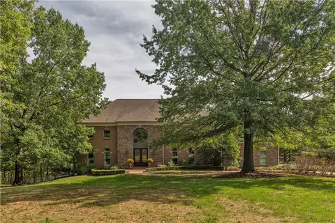 109 Lakeland Dr, Mars, PA 16046
