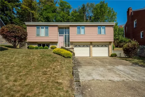 104 Evandale Dr, Pittsburgh, PA 15220