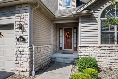 2401 Pebble Creek Ct, Hermitage, PA 16148