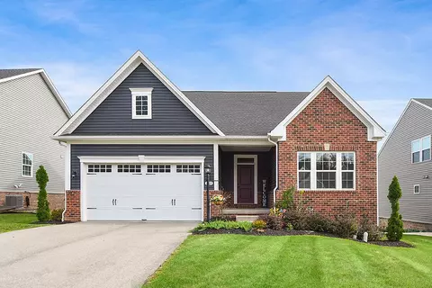 369 Dana Dr, Eighty Four, PA 15330