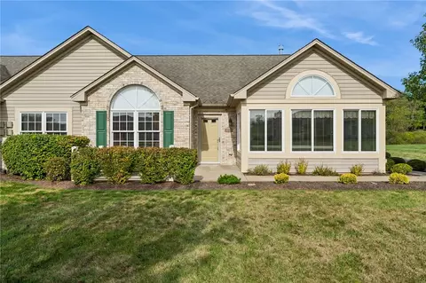 2122 Jamestown Ct, Valencia, PA 16059
