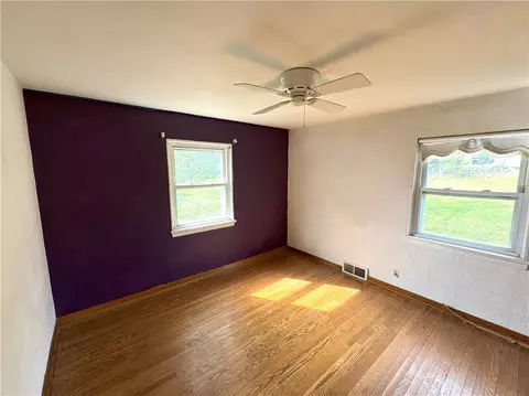 Bedroom - 488 Meadow Rd, Irwin, PA 15642 photo 2 of 7