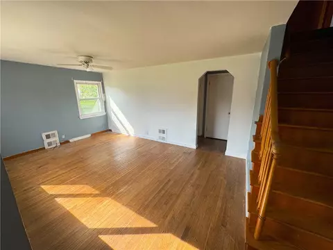 Living - 488 Meadow Rd, Irwin, PA 15642 photo 2 of 3