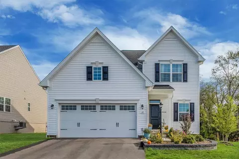 35 Dana Dr, Coraopolis, PA 15108