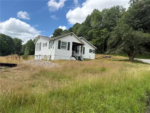400 Higgins Rd, Hilliards, PA 16040