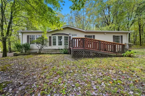 454 Mountain View Rd, New Castle, PA 16101