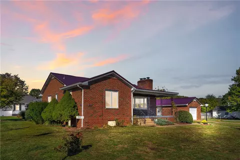 222 Mahony Ave, Ellwood City, PA 16117