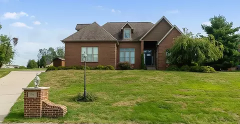 66 Hobbitt Ln, Finleyville, PA 15332