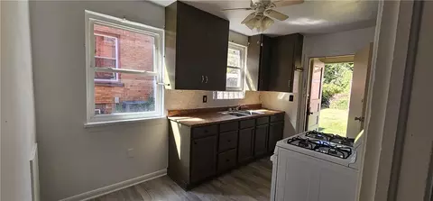 143 E 1435 E Winter Ave, New Castle, PA 16101 photo 5
