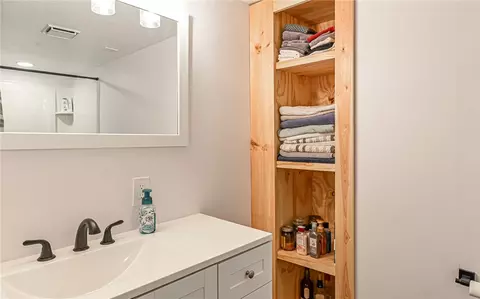 Bath - 2524 Royal View Dr, Allison Park, PA 15101 photo 2 of 4