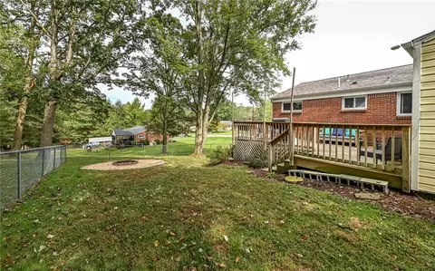 Exterior - 2524 Royal View Dr, Allison Park, PA 15101 photo 6 of 14