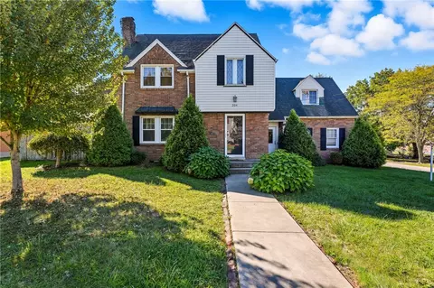 204 Edgewood Ave, New Castle, PA 16105