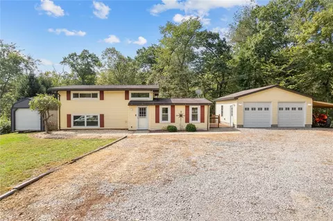 211 Stuber Rd, New Brighton, PA 15066