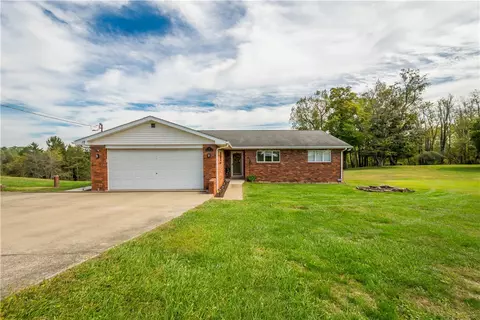10 12 Grandview Ave, Hickory, PA 15340