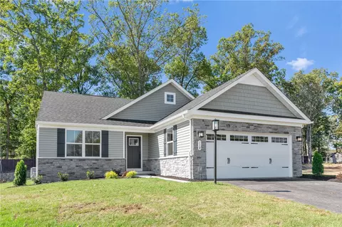 118 Acorn Dr, PA 16055