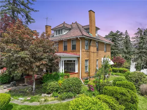 900 8th Ave, Beaver Falls, PA 15010
