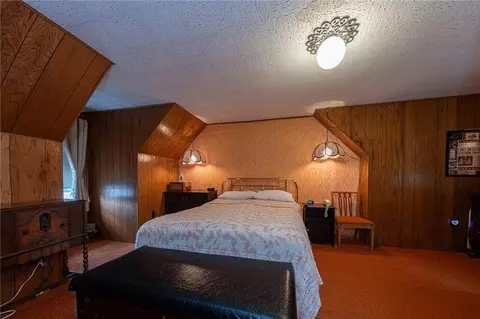 Bedroom - 1705 9th Ave, Irwin, PA 15642 photo 2 of 3
