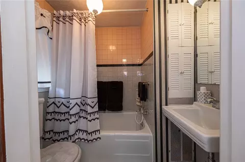 Bath - 1705 9th Ave, Irwin, PA 15642 photo 2 of 2