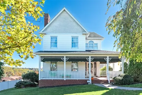 522 Skyline Dr, Belle Vernon, PA 15012