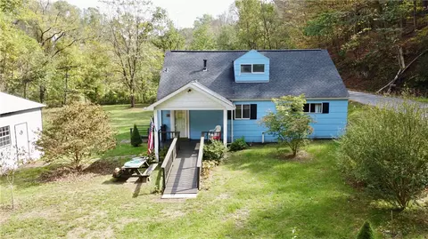 316 Fox Stop Rd, Charleroi, PA 15022