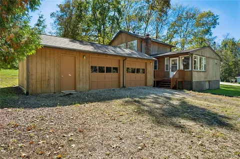 102 Jay Dr, New Alexandria, PA 15670