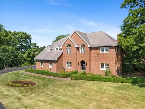 411 Sunset Dr, North Belle Vernon, PA 15012