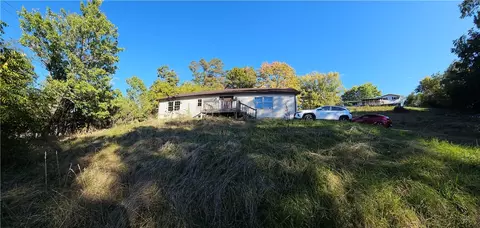 349 Vanderbilt Rd, Connellsville, PA 15425
