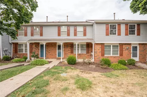 302 Murrays Ln, Pittsburgh, PA 15234