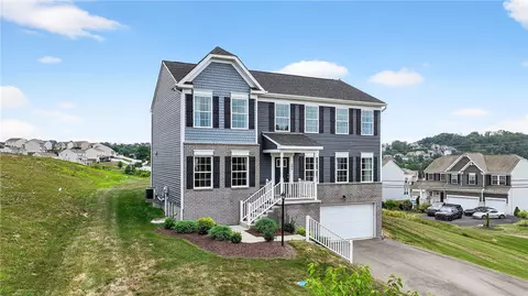 100 Foxhound Dr, Clairton, PA 15025