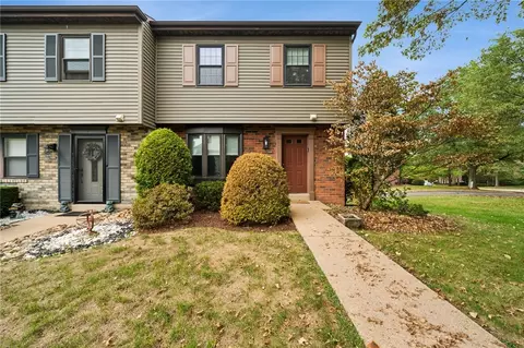 7398 Beacon Hill Dr, Pittsburgh, PA 15221