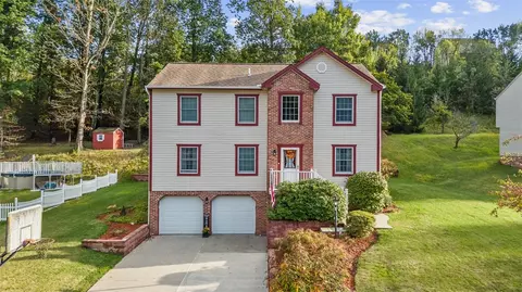 2045 Blossom Dr, Gibsonia, PA 15044