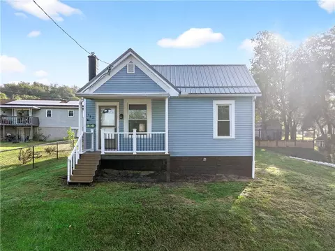 185 Elm St, New Brighton, PA 15066