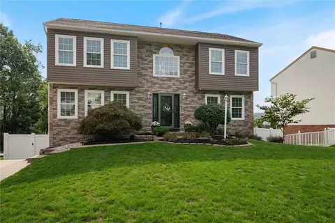 1027 Shawnee Ridge Dr, Cheswick, PA 15024
