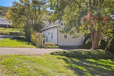 154 Findley St, New Baltimore, PA 15553