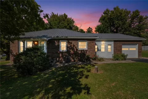 105 Williamson Rd, Greenville, PA 16125