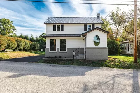 237 Connoquenessing Main St, Evans City, PA 16033