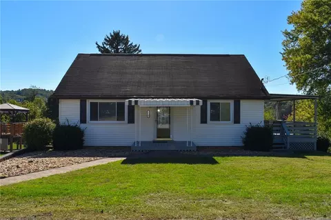 1149 Highland Ave, Vandergrift, PA 15690