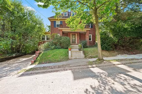267 Colonial Dr, Pittsburgh, PA 15216