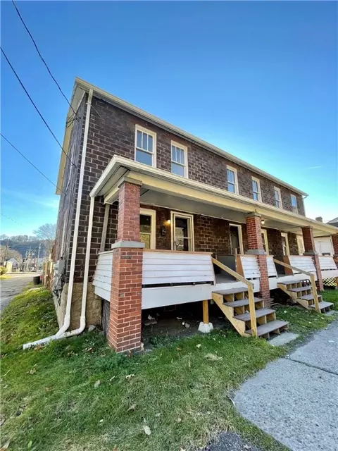 726 7th Ave, Brackenridge, PA 15014